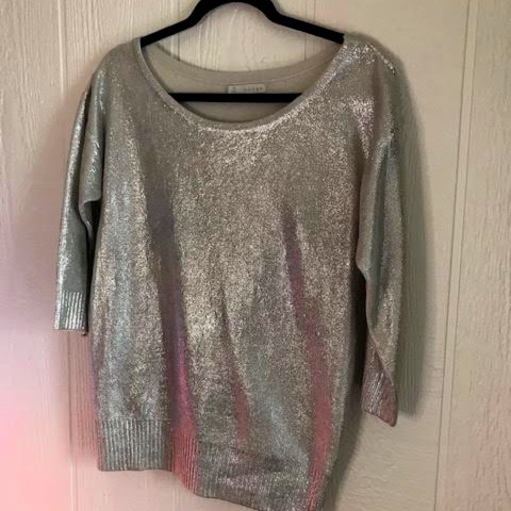 HINGE SILVER METALLIC SCOOP NECK SWEATER SZ. M